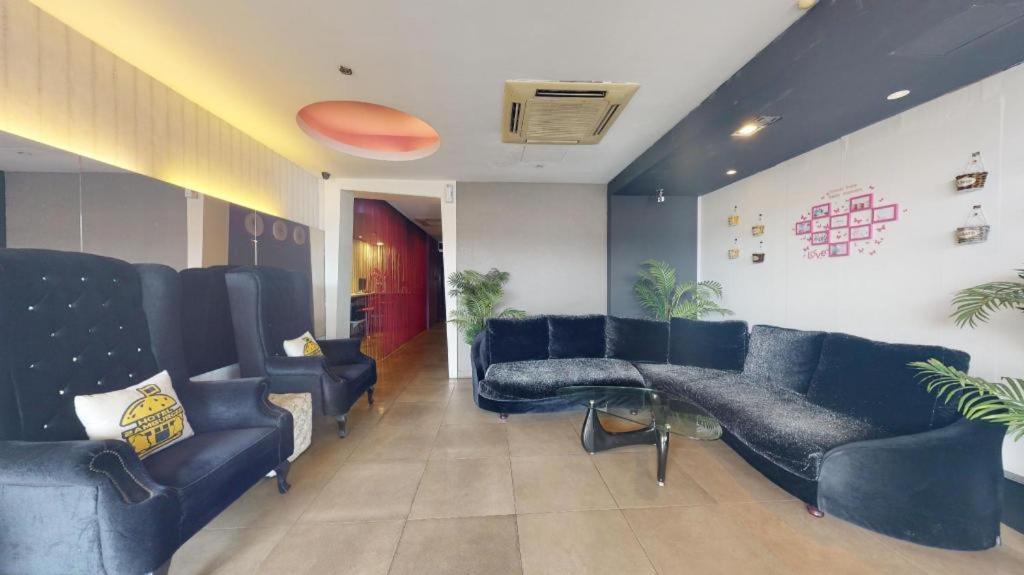 ג'והור בהרו Hotel Zamburger Bliss מראה חיצוני תמונה