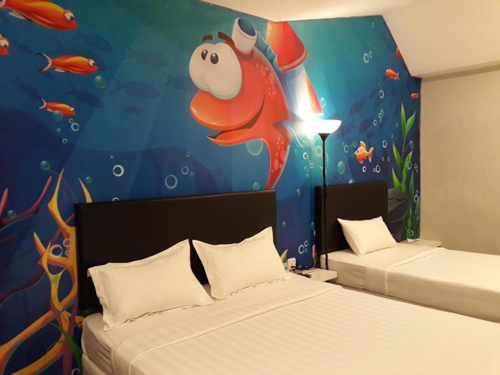 ג'והור בהרו Hotel Zamburger Bliss מראה חיצוני תמונה