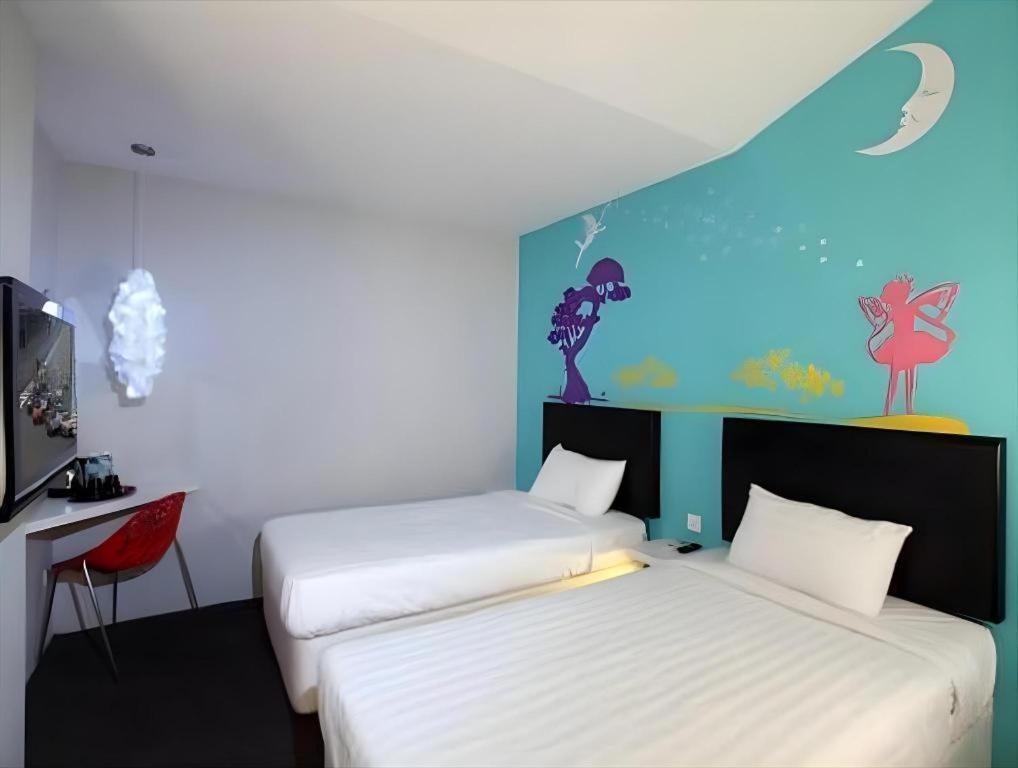 ג'והור בהרו Hotel Zamburger Bliss מראה חיצוני תמונה