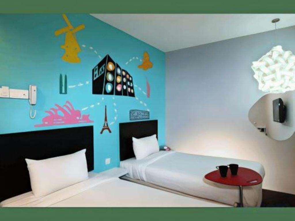 ג'והור בהרו Hotel Zamburger Bliss מראה חיצוני תמונה