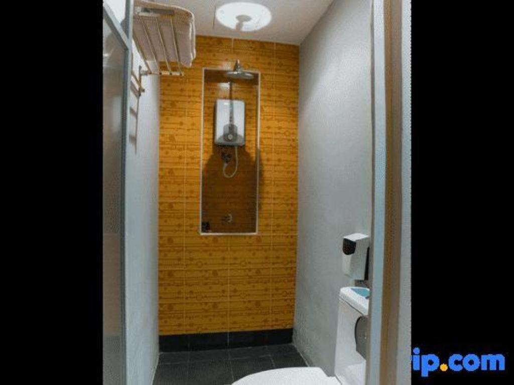 ג'והור בהרו Hotel Zamburger Bliss מראה חיצוני תמונה